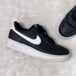 Nike Black White Classic Air Force 1 '07 Sneakers